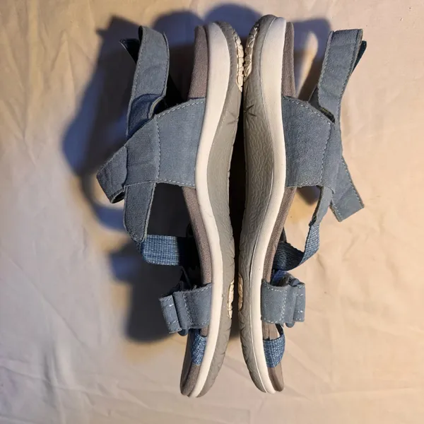 Earth Origins Barely Worn Blue Sandals for Women - Image 3