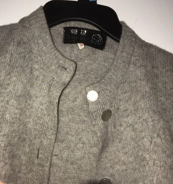 Small wool cardigan - Image 2