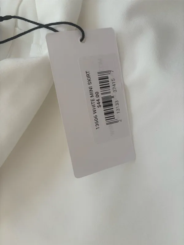white mini skirt Size M - Image 3