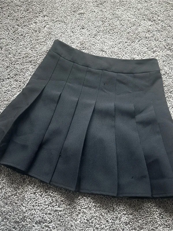 Black Pleated Women's Skirt Size XS - Image 4