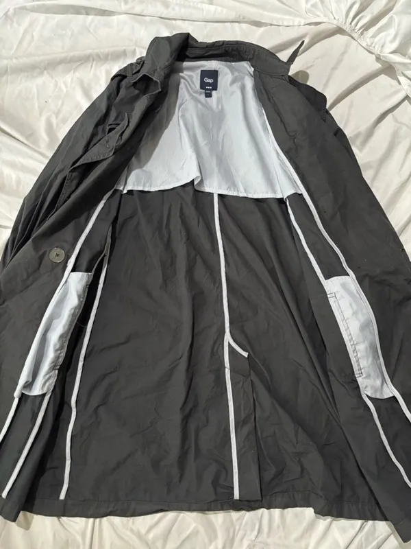 Gap Classic Black Double-Breasted Trench Coat - Image 5