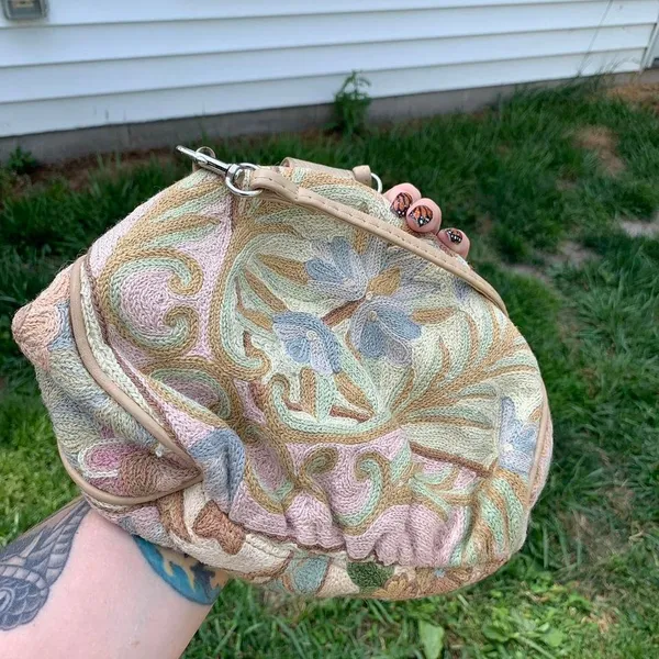 Vintage embroidered floral purse - Image 6