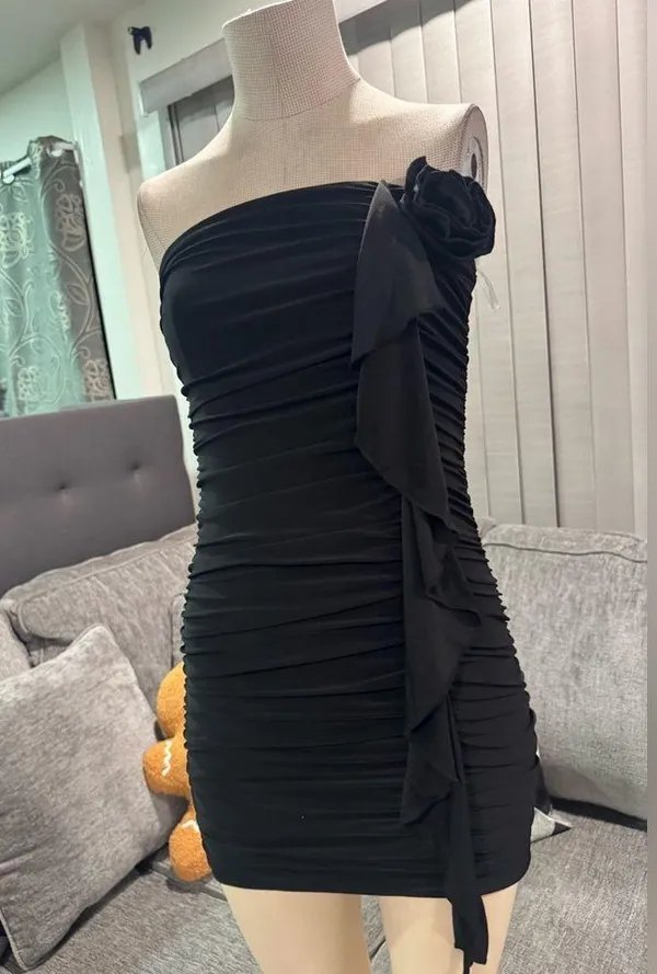 🌸AMTIOUS elegant strapless ruched dress ✨ Black Size M - Image 5