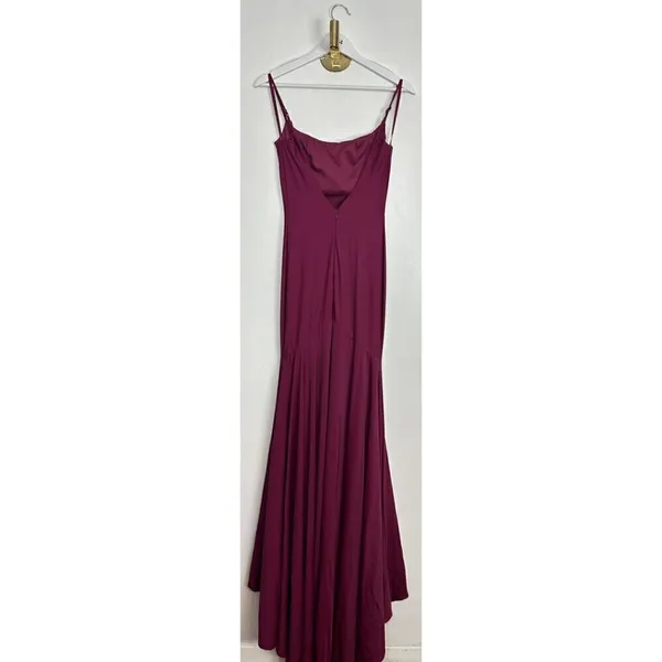 LA FEMME Simple Elegant Long Jersey Dress with Scoop Neck in Burgundy - Image 6