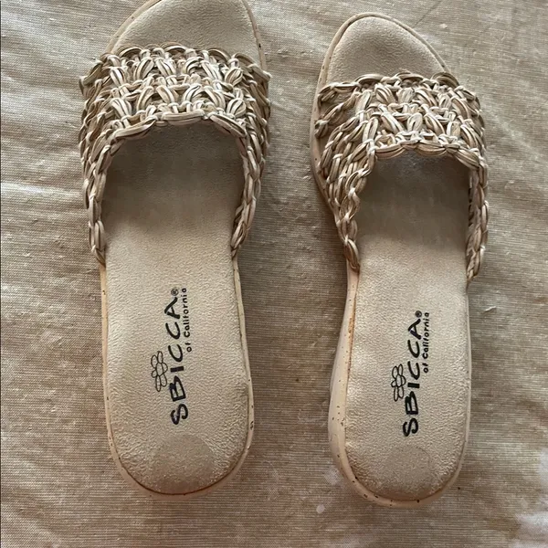 Slides - perfect for warm weather or in the house. BNWOT - Size 8 - Image 2