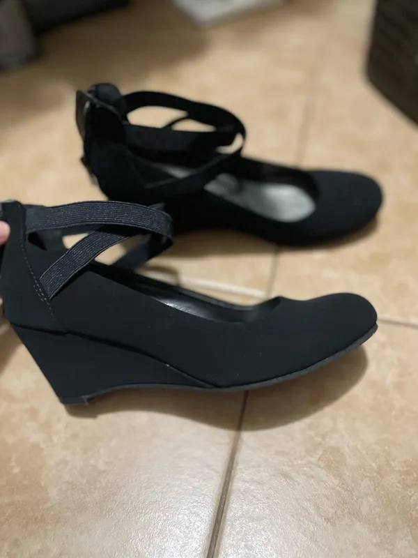 ANDIAMO Black Wedges Size 6 - Image 3