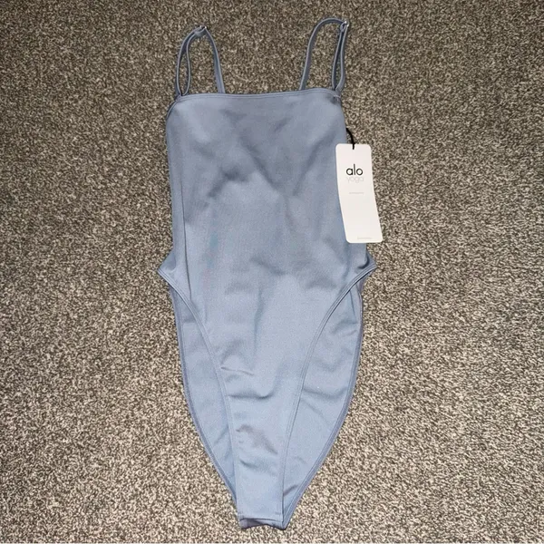 Alo Yoga Thrill Seeker Bodysuit Steel Blue NWT Size medium - Image 3