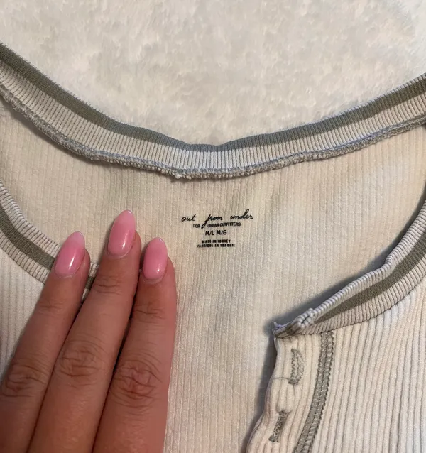 Urban Outfitters Croptop - Image 3