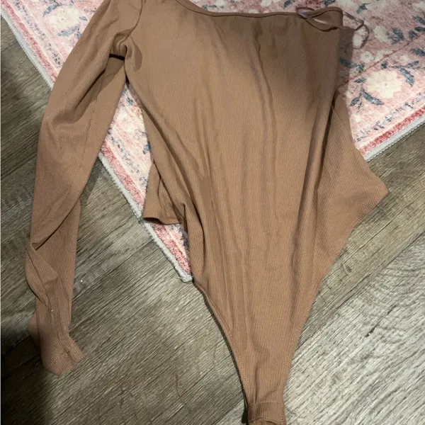 Le lis tan Ribbed one shoulder stretchy bodysuit‎ - Image 10