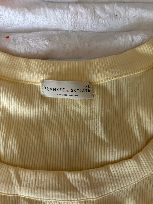Tight yellow top Size XS - Image 3