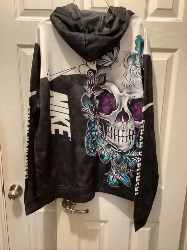 Nike Women’s Black & White Skull Graphic Pullover Hoodie - Image 3