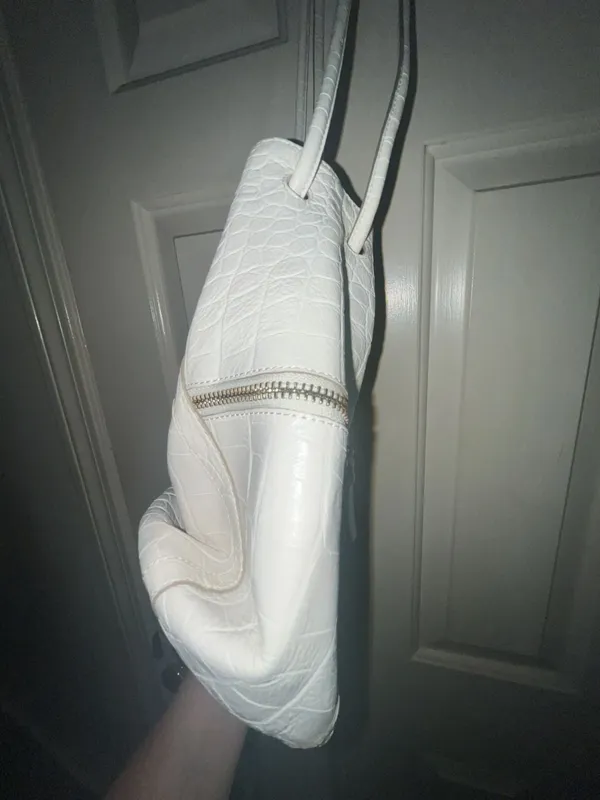 Brahmin White Croc Embossed Leather Bucket Bag - Image 5