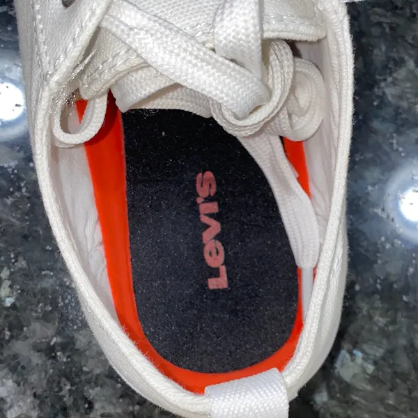 Levi's Anikin Classic White Canvas Cap Toe Sneakers Size 8 - Image 9