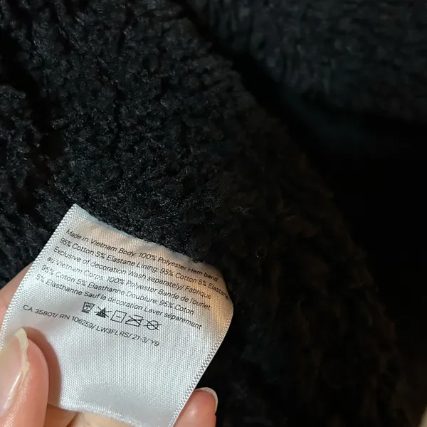 Lululemon Textured Black fleece 1/2 Zip - Image 3
