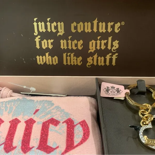 Retro Juicy Couture Pam & Gela Wristlet Wallet with Silver Heart Key Chain - Image 5