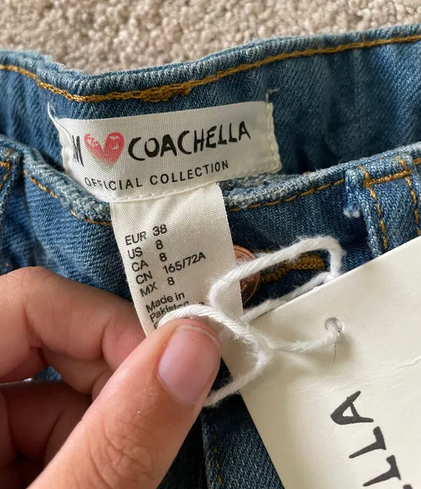 H&M X Coachella Star Print Jean Shorts - Image 5