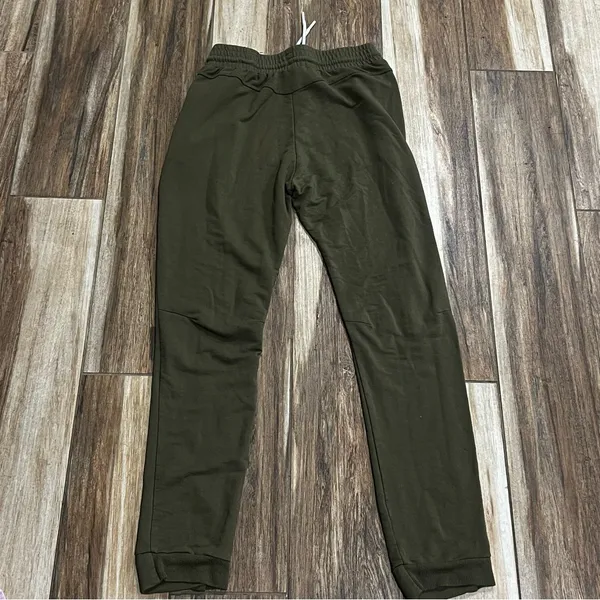 Gymshark olive green sweatpants - Image 4