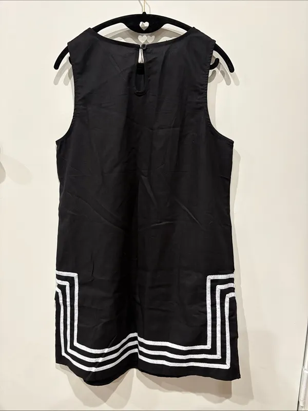 Linen Cotton Blend Sleeveless Black Mini Shift Dress with White Geometric Hem M - Image 4