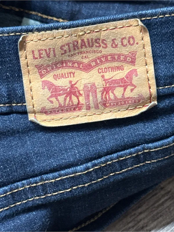 Levi’s Classic Bootcut Dark Wash Jeans Size 6 | Flattering Fit - Image 7