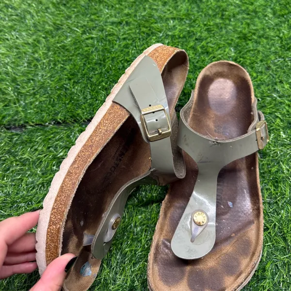 Birkenstock Gizeh Patent Khaki Sandals - Image 4