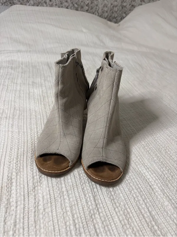 Toms Light Gray Quilted Suede Peep-Toe Ankle Booties - Image 2