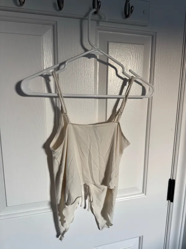 H&M Off-White Flowy Top - Image 4
