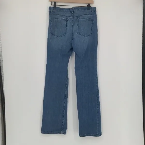 Duluth Trading Women's Medium Wash Bootcut Jean‎ Size 8 - Image 9