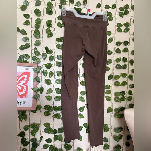 women’s TNA aritzia leggings brown size XS - Image 4