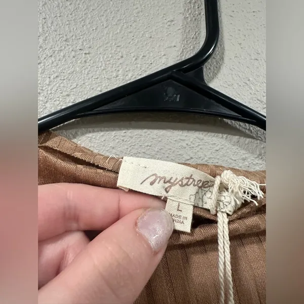 NWT Mystree Long Sleeve Top - Image 4