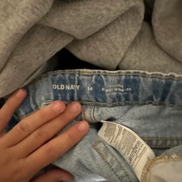 Old Navy Light Blue wide leg Jeans - Image 3