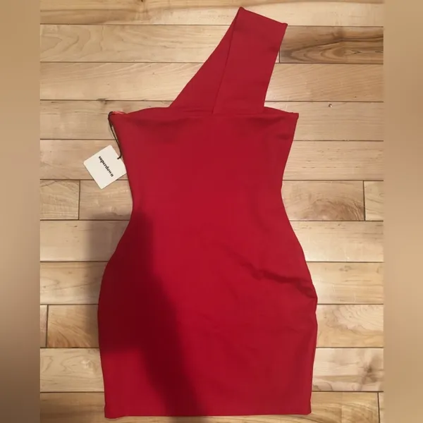 SUPERDOWN ROCKIE ONE SHOULDER RED DRESS - Image 4