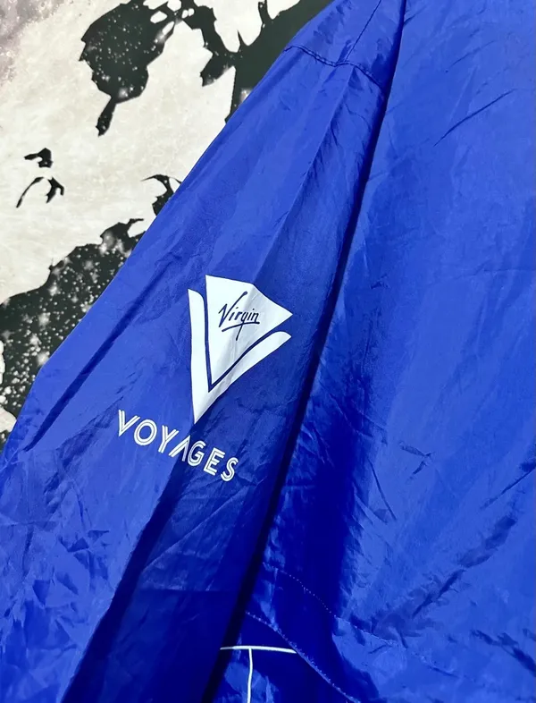 Virgin Voyages Meteor Shower Packable Rain Jacket Blue Size XL - Image 2