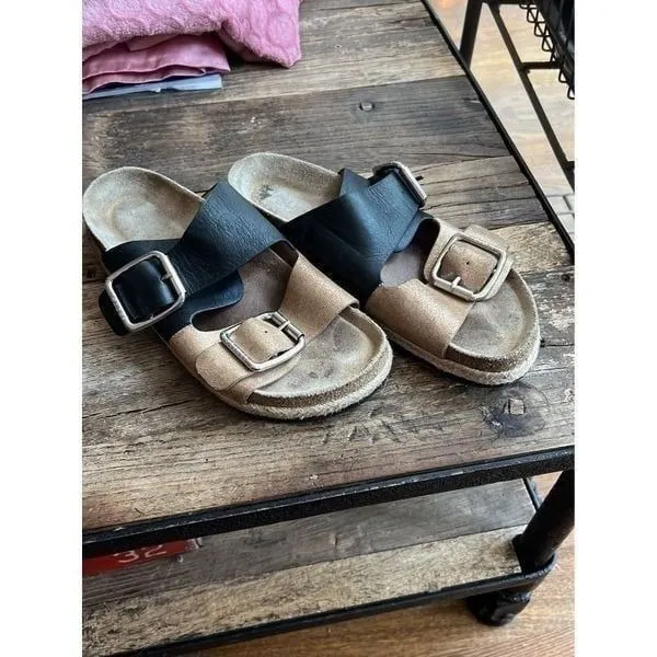J slide black gold‎ sandals size 9 - Image 2