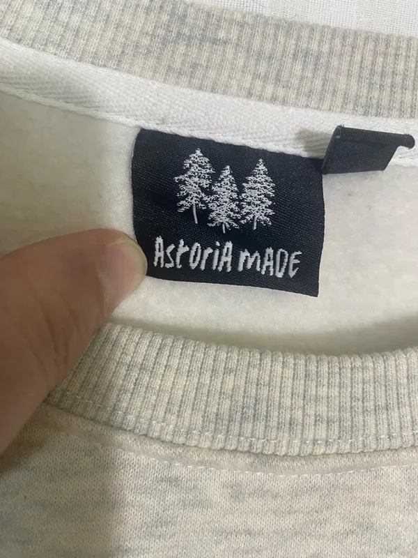 Storia Evergreen Vibes Graphic Crewneck Sweatshirt - Light Heather Gray - Image 4