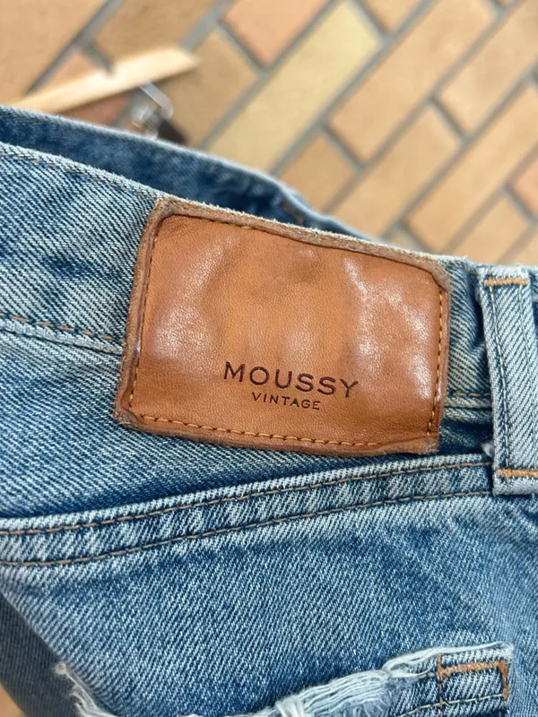 Moussy Vintage Denim Shorts Distressed Button Fly Made in Japan Size 26 - Image 3