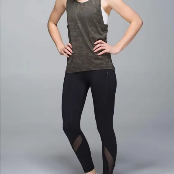 Lululemon Run For Days Tank Deep Camo- Size Small - Image 3