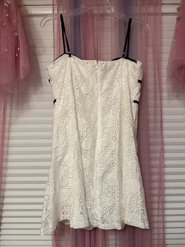 Selfie Leslie Dress - Image 3