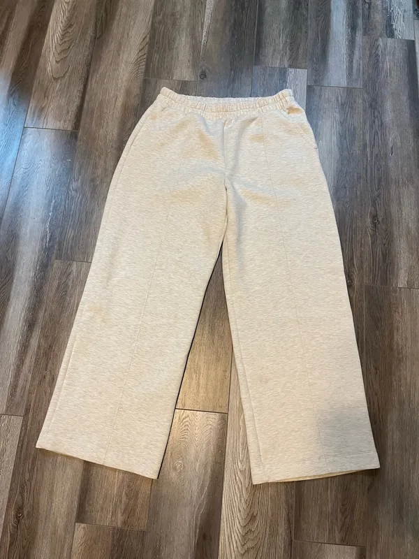 Old Navy High Waisted Bounce Fleece Wide Leg Sweatpants in Oatmeal Heather - Image 3