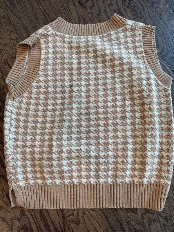 Beige and Cream Houndstooth V-Neck Sweater Vest - Image 2