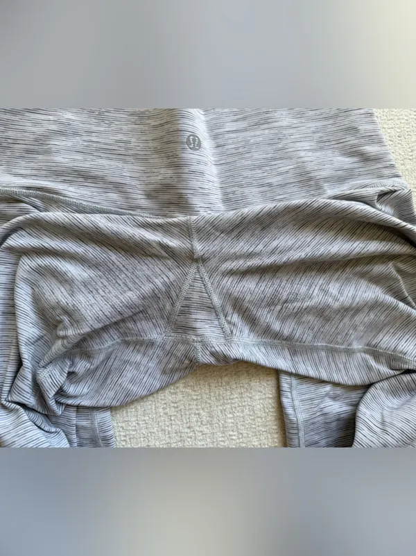 Lululemon Wunder Under Gray Pattern Leggings - Image 3