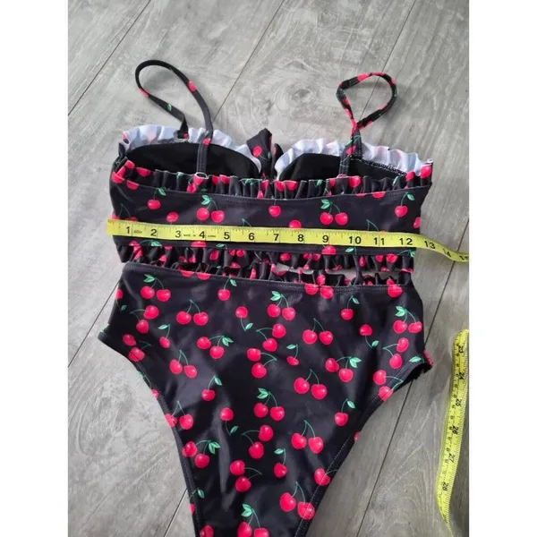 No-brand Women's Black and Red Bikini-and-tankini-tops - Image 5