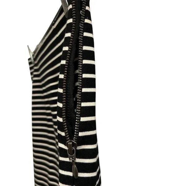 Banana Republic Women's Black‎ & White Striped Pencil Skirt Size 6 - Image 5