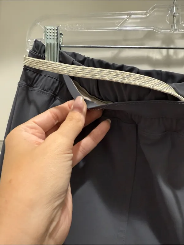 Vuori Grey Miles Ankle Joggers Small Damaged Athletic Athleisure - Image 3