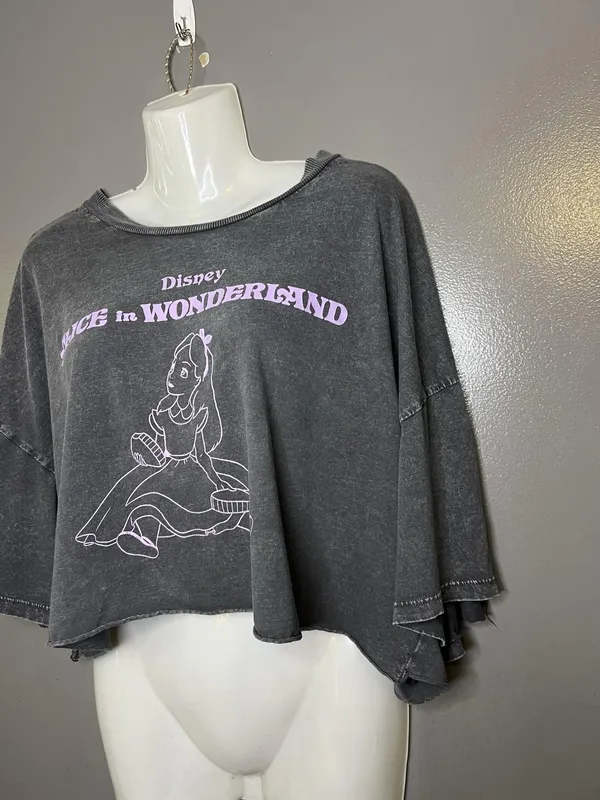 Disney Alice In Wonderland Shirt Womens Large Gray Cropped Graphic Tee Top - Image 4
