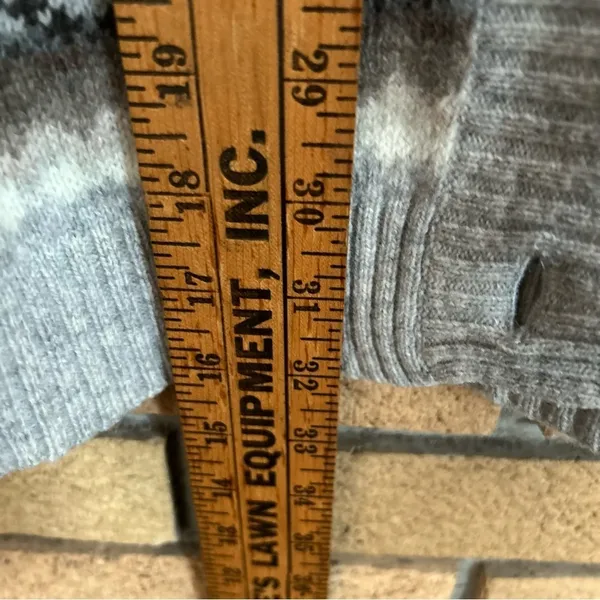 Gap Women's Gray Fair Isles Nordic Lambs Wool Blend Cardigan Sweater Size Medium - Image 7