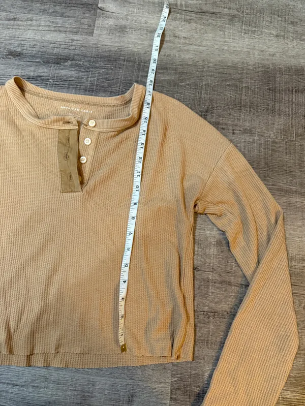 AMERICAN EAGLE Cropped Long-Sleeve Henley T-Shirt in brown - Image 8