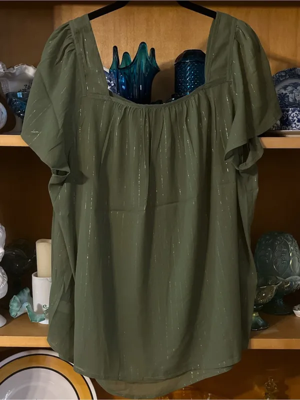 Torrid Crinkle Chiffon Flutter Sleeve Top Size 1 - Image 3