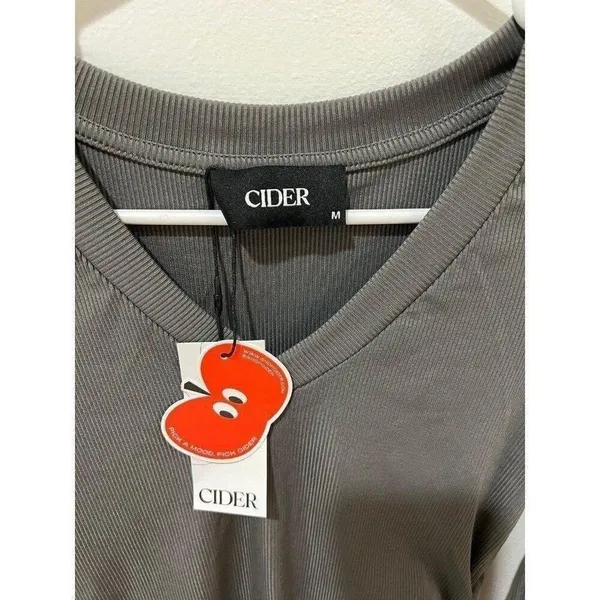 Cider NWT Women Medium Grey Long Sleeve Ruched Sided Crop Top Fall Streetwear - Image 2