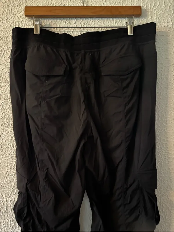 Lululemon Beyond the Studio Ruched Cargo pants LW5GILS black - Image 11