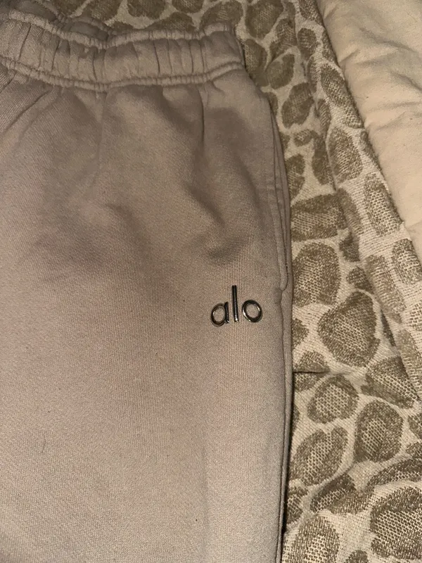 Accolade Straight Alo Yoga Leg Sweatpants - Image 2
